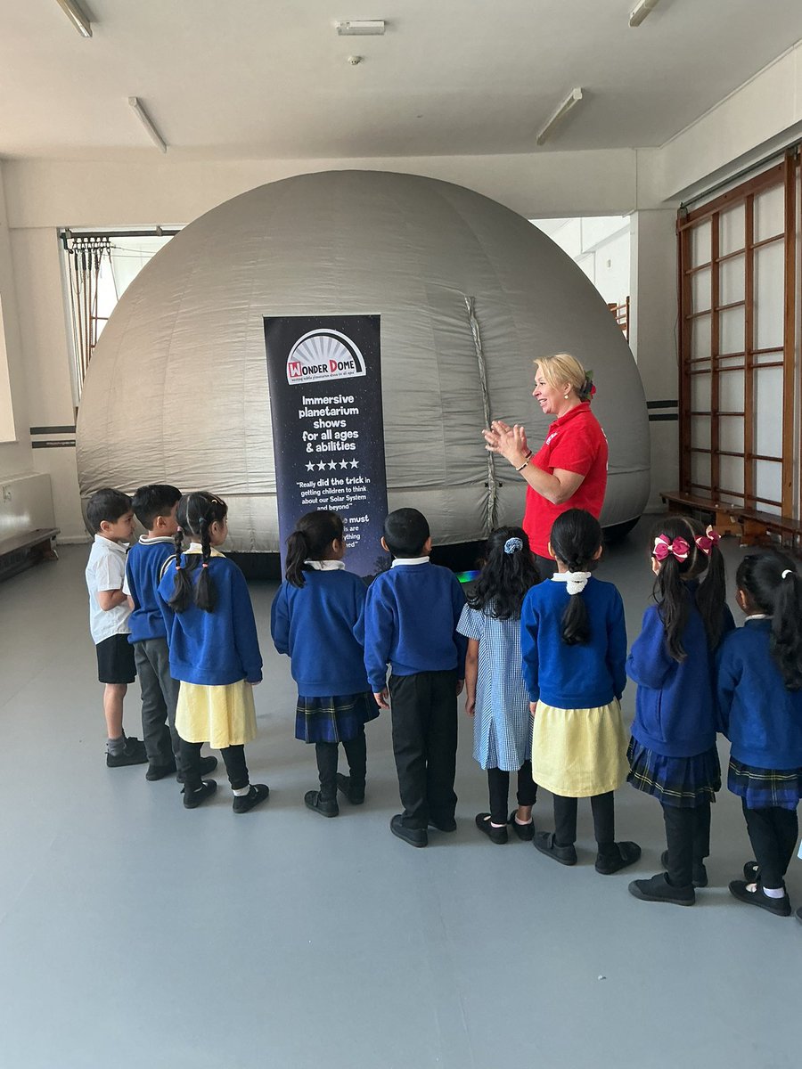 carltonj_i's tweet image. EYFS visited a planetarium this morning to celebrate National Space Day. Once inside, the children learned about the different planets and watched a space story. EYFS are now able to name the different planets #NationalSpaceDay #planetarium #planets #education