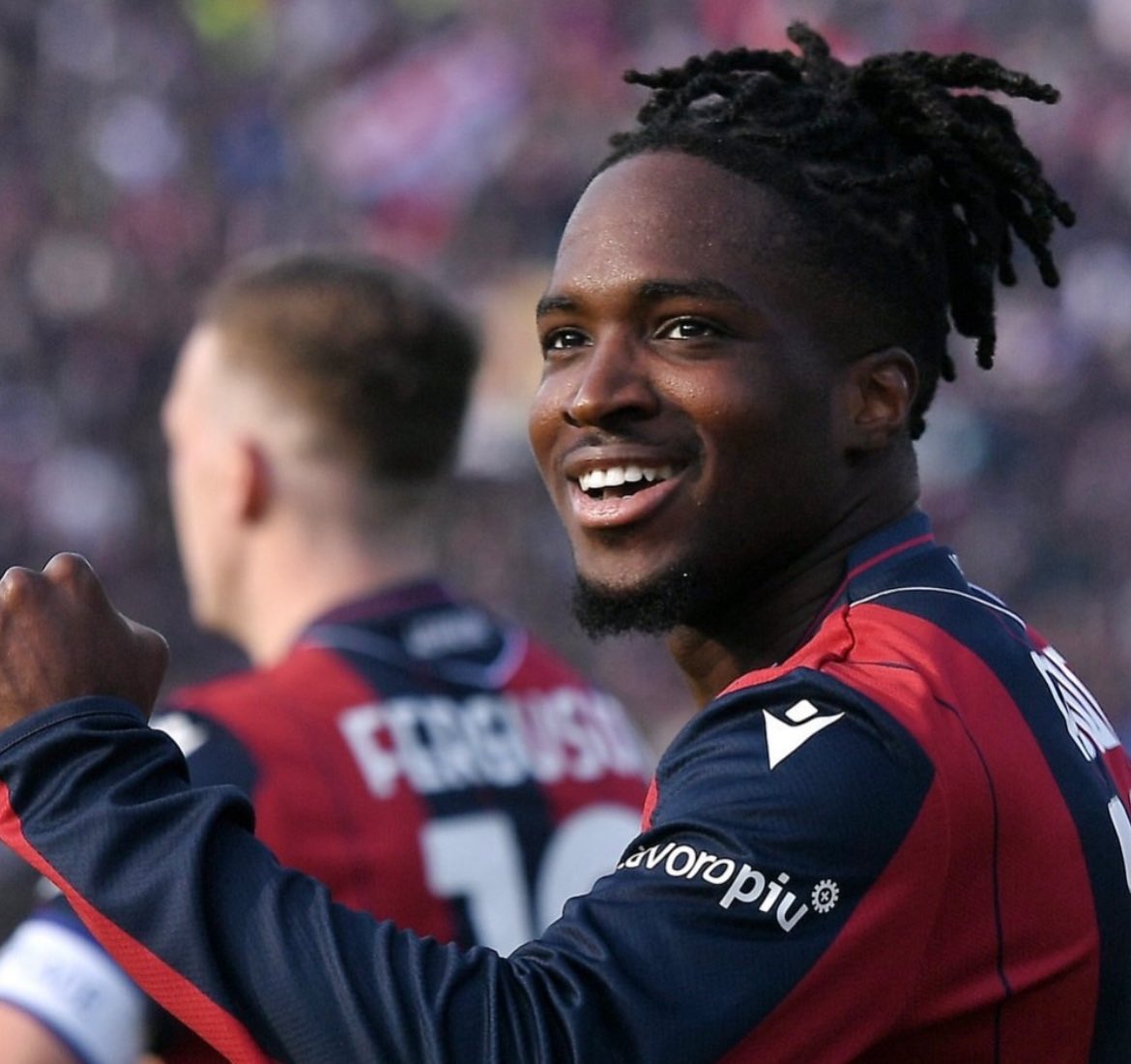 LeoBosello's tweet photo. ROWE IN GRUPPO!
Nell’allenamento di oggi Jonathan #Rowe è tornato in gruppo e ci sarà per #BolognaCagliari. Lavoro differenziato per #Skorupski, #JoaoMario e #Dallinga, terapie per #Cambiaghi
#Bologna #BolognaFC #SerieA https://t.co/gNSMhW2tmW