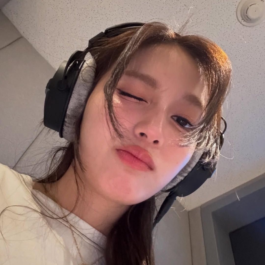 who else up thinking about love’s studio thirst traps