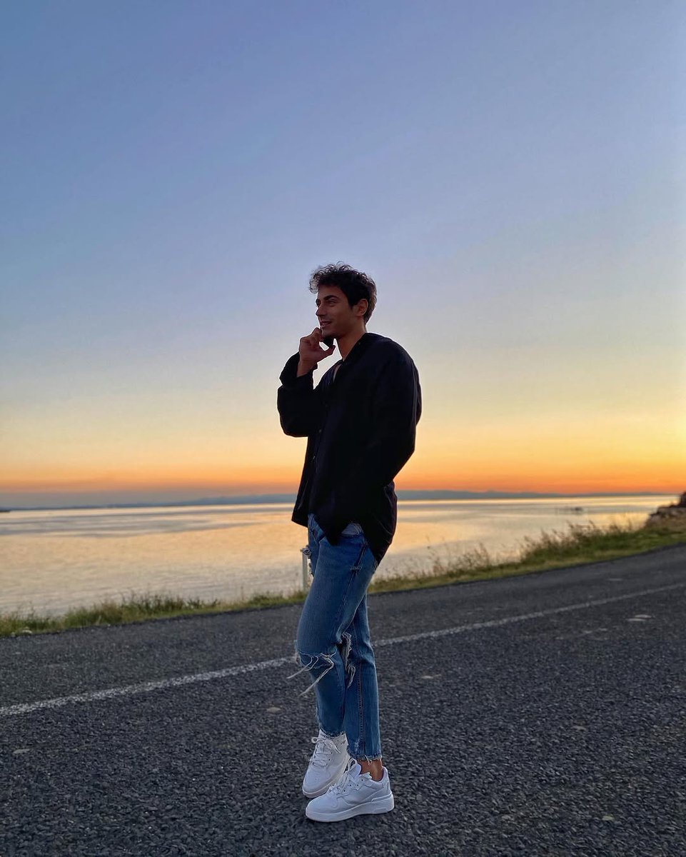 EmingunencE's tweet image. Emingünenç Instagram'da şöyle yazdı: "Neyin var senin?! Güneş batıyor ve ben fotoğraf çekiyorum." 4 Kasım 2020'de
#Emingünenç #turkey