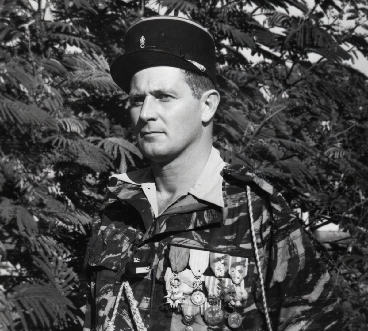TheatrumBelli's tweet image. Lire sur #TheatrumBelli : Le #légionnaire #para Johann Wallisch : Au cœur de trois guerres (Témoignage).
---
L’adjudant-chef Wallisch a servi 15 ans et demi à la Légion étrangère (février 1946 – août 1962). Il a effectué trois séjours en Indochine. Blessé et prisonnier à