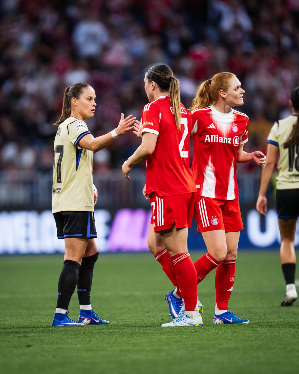 OrdagoChica's tweet photo. 💥Nuevo programa de @OrdagoChica 💥
🧐 #ElFoco y @Previntegra con @alex_martinn_10 sobre #LigaF y #fichajes
📸 #UWCL y el #FCB con @AndreaSanchis_4
🧠⚽ #MásAlláDelCampo con @mondoiberica y María Linares
👉 https://t.co/AiKcqBE6xw https://t.co/tQWyi4u14I