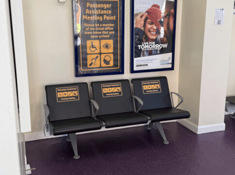 RAIL_NEWS_UK's tweet image. TPE introduces new meeting points at stations to transform accessible journeys dlvr.it/TSK5tb #accessibility #RailNews #Stations #Travel