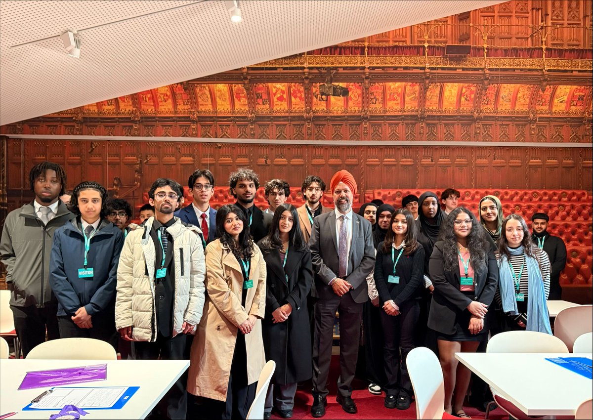 TanDhesi's tweet image. Happy to host a Q&amp;amp;A session with #Slough and Eton Church of England Enterprise College #students during their visit to Parliament, answering questions about my roles as an #MP and Chair of the Defence Committee.

Hope some would be inspired to consider a career in public service.