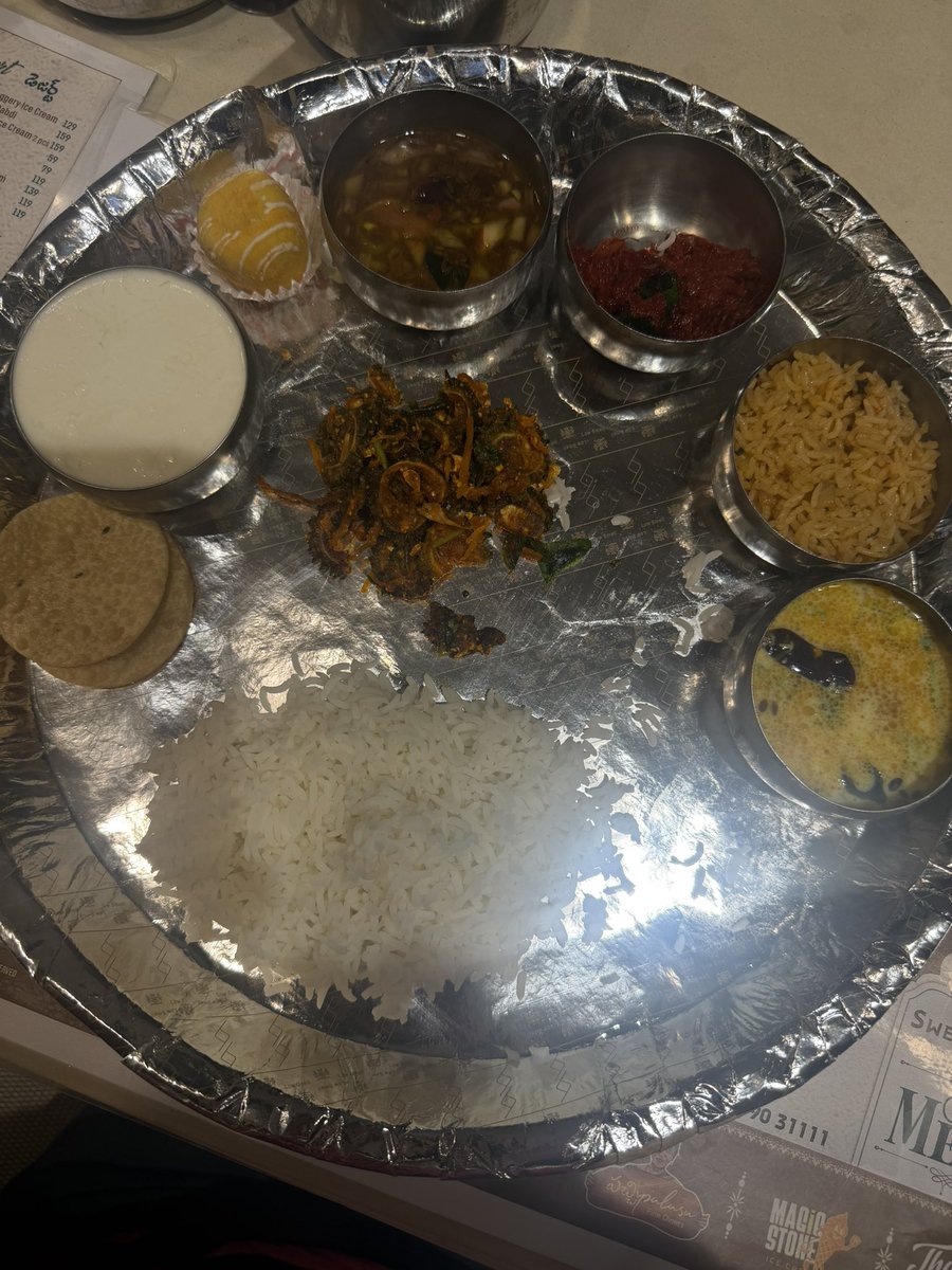 SaraswathiBL's tweet image. Sweet Magic Restaurant 
Good only !! Loved the karela curry !! Kakarkaya fry super !! Pappu is also yum !!