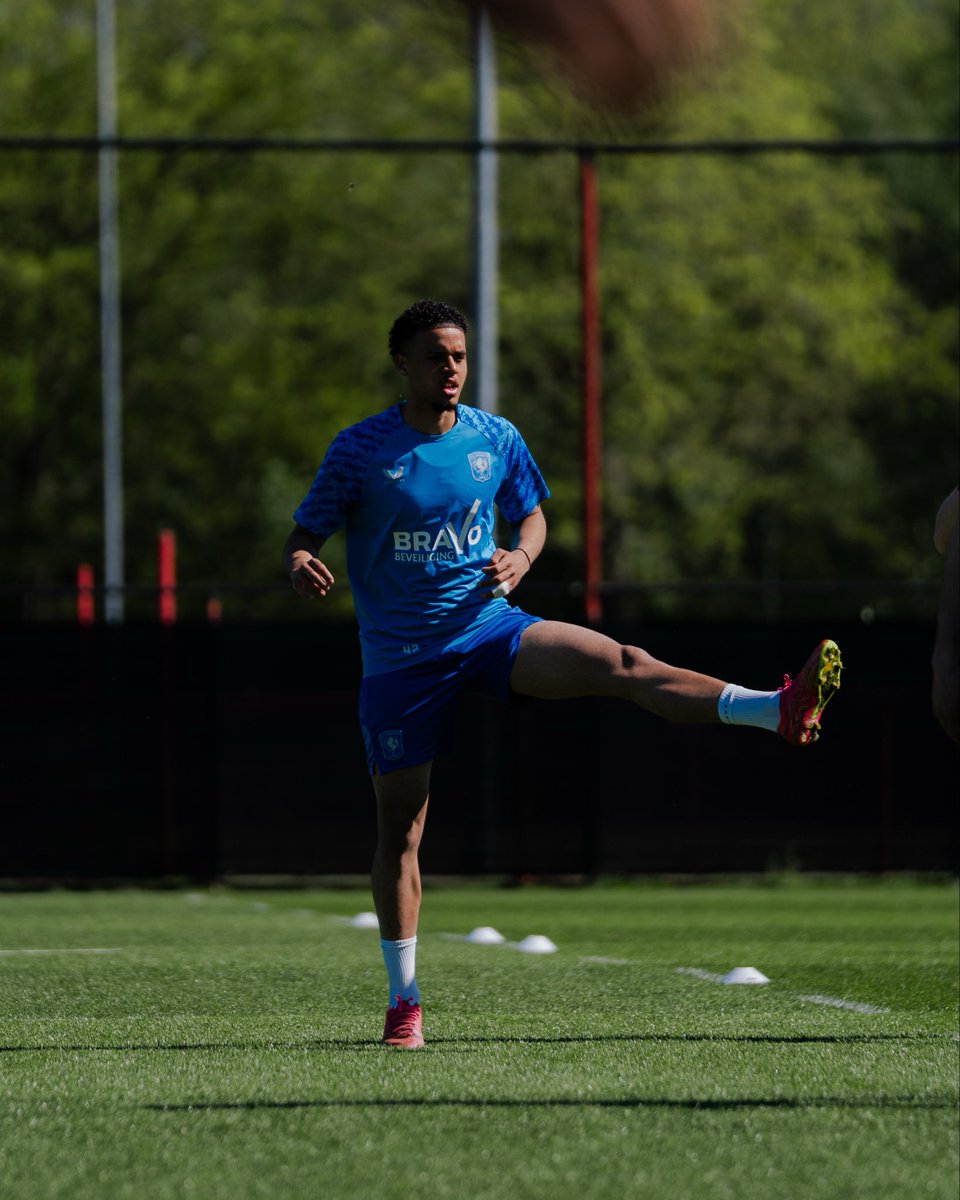 fctwente's tweet image. 🔴 👀

#Training | #FCTwente
