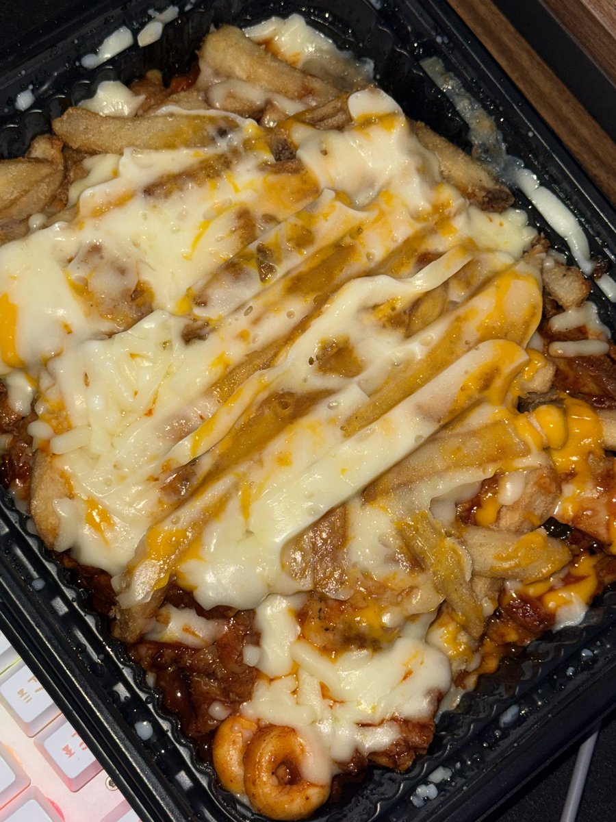kwabeagi_'s tweet photo. 오지치즈 숯불치킨 이거 맛있다.. https://t.co/JV9BGYHBJb
