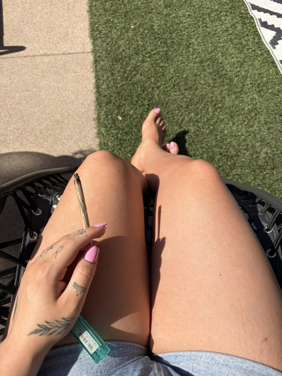 onlyjessierae's tweet photo. PERFECT weather 🤌 https://t.co/kFVZhwC8o3