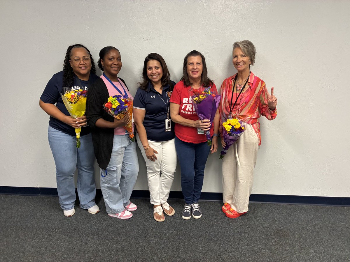 Lyons Creek Middle School tweet media