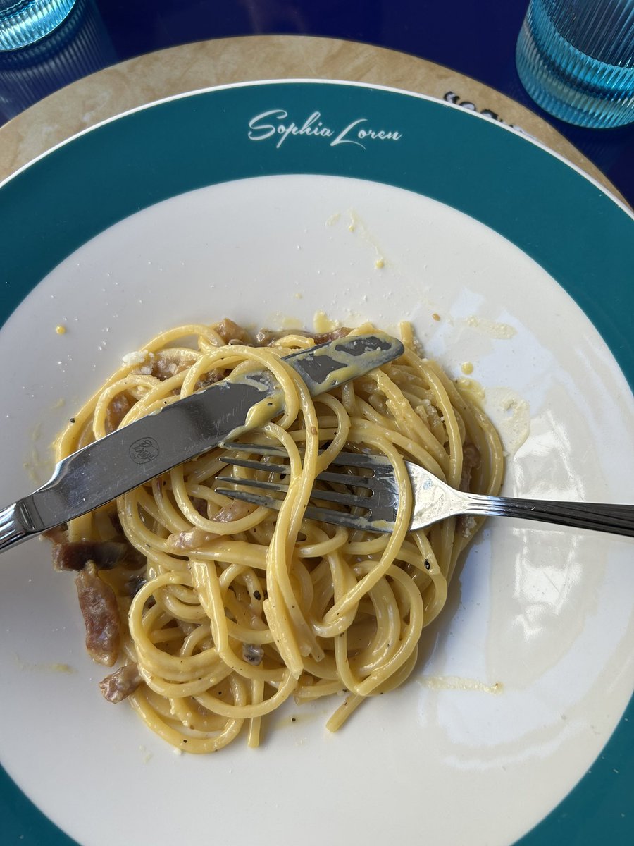 melisrnd's tweet photo. Mes premières VRAIES carbo à Milan https://t.co/OuJqznWQ5F