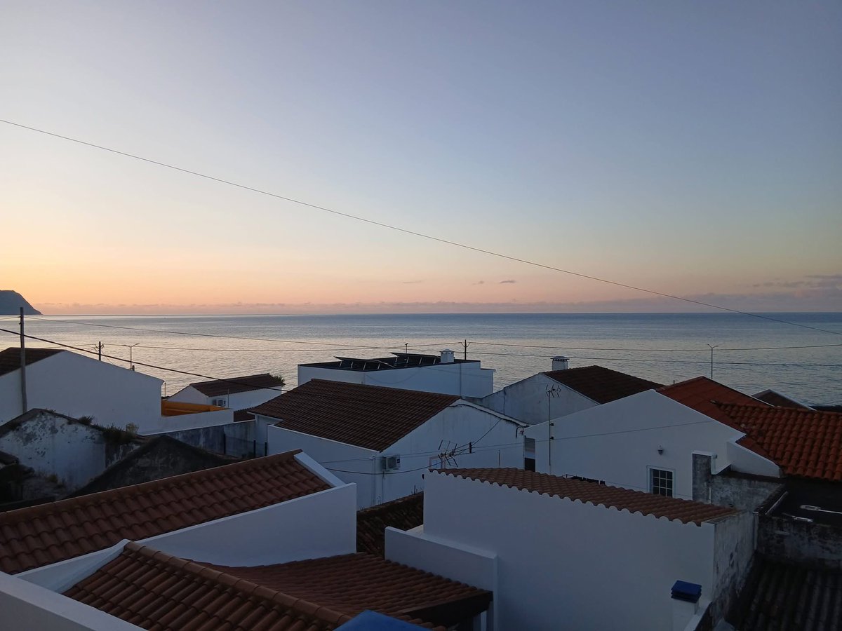 Friday … silence… feels like a Sunday.. public holiday here.. grilled sardines will soon fill the air as parishes start 1st may celebrations by offering free sardines and wine .. a very old tradition here celebrating workers day