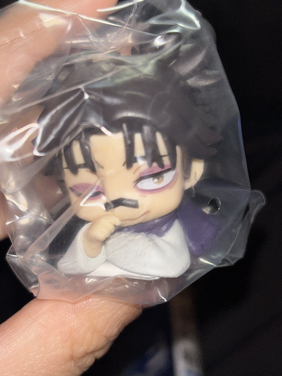 ハワ😭😭😭😭😭😭😭400円握りしめ1回で出るワケねえよな…と思いながら引いたら一撃だった😭😭🤩🤩😍😍😍ジョイﾌﾙもアクリルピックもおねむも一発で勝利しており今年エグいことが確定🥳🥵🥵🥵😘