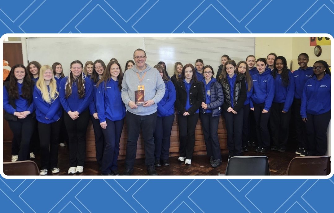 MeanscoilMhuire's tweet image. We would like to sincerely thank Peter for generously giving his time to our students. We wish him every success with his new collection "Bard of Our Time"

#TYEnglish #CreativeWriting #Poetry #GuestSpeaker