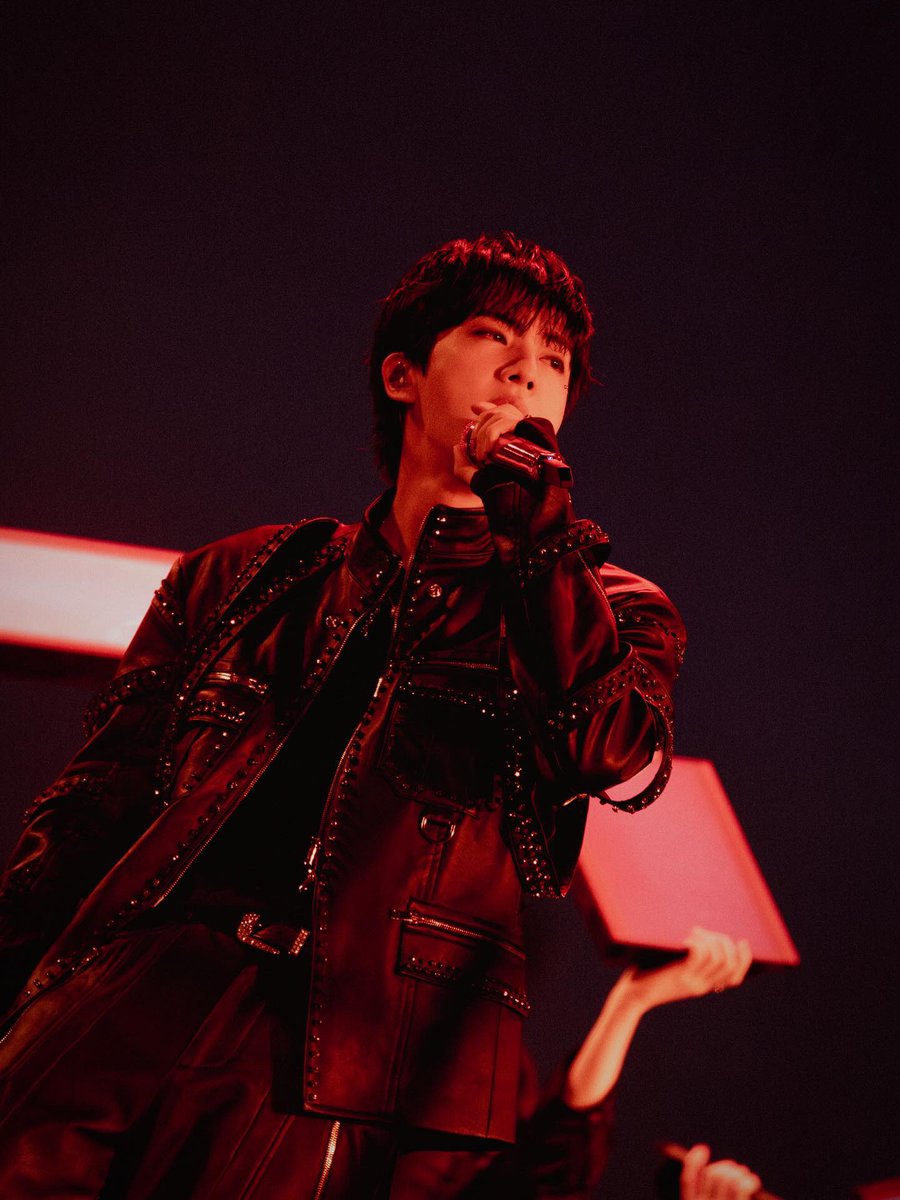 💬: BTS WORLD TOUR 'ARIRANG' IN TAMPA
- 20260501 / BTS 오피셜 인스타 업뎃 (1/1)
#BTS #방탄소년단 <a href="/BTS_twt/">방탄소년단</a>