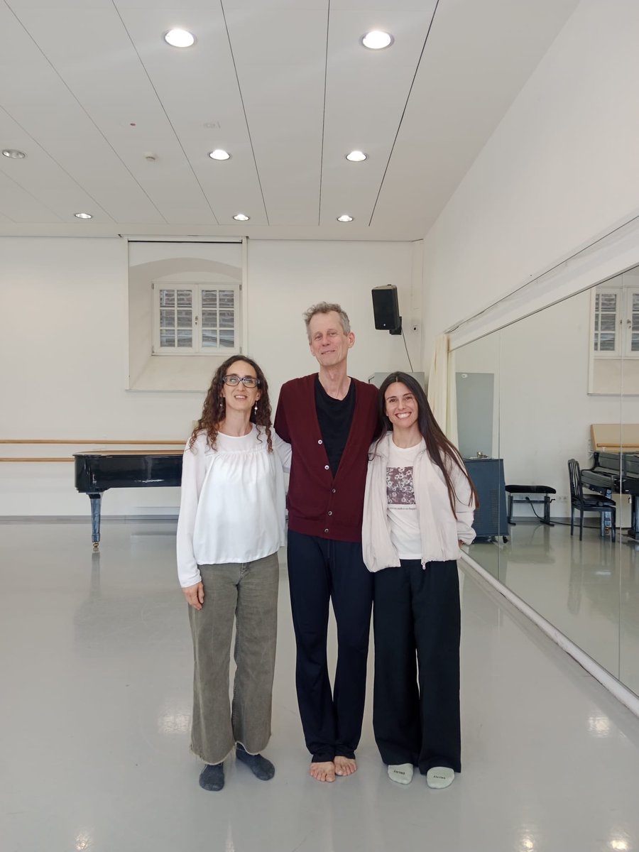 CPDCarmenAmaya's tweet image. “Dance on the European Stage”
Las maestras María Redondo y María Capilla han tenido la oportunidad de realizar “Job shadowing” en Gymnasium Essen-Werden, centro integrado de enseñanza secundaria y danza en Alemania. Gracias por la gran acogida.
#ErasmusPlus @sepiegob