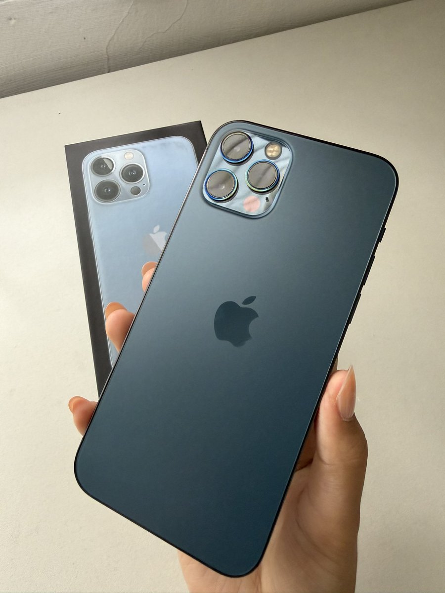 werwolfyy's tweet image. wts (want to sale) iphone 12 pro 256gb pacific blue masih mulus kinclong 

box lengkap isinya juga lengkap
harga 5,8 nego 
pemakaian perempuan

minus
- battery health 71%

#wanttosale #wts #iphone12pro #zonauang #butuhuang #bu #iphone #12pro