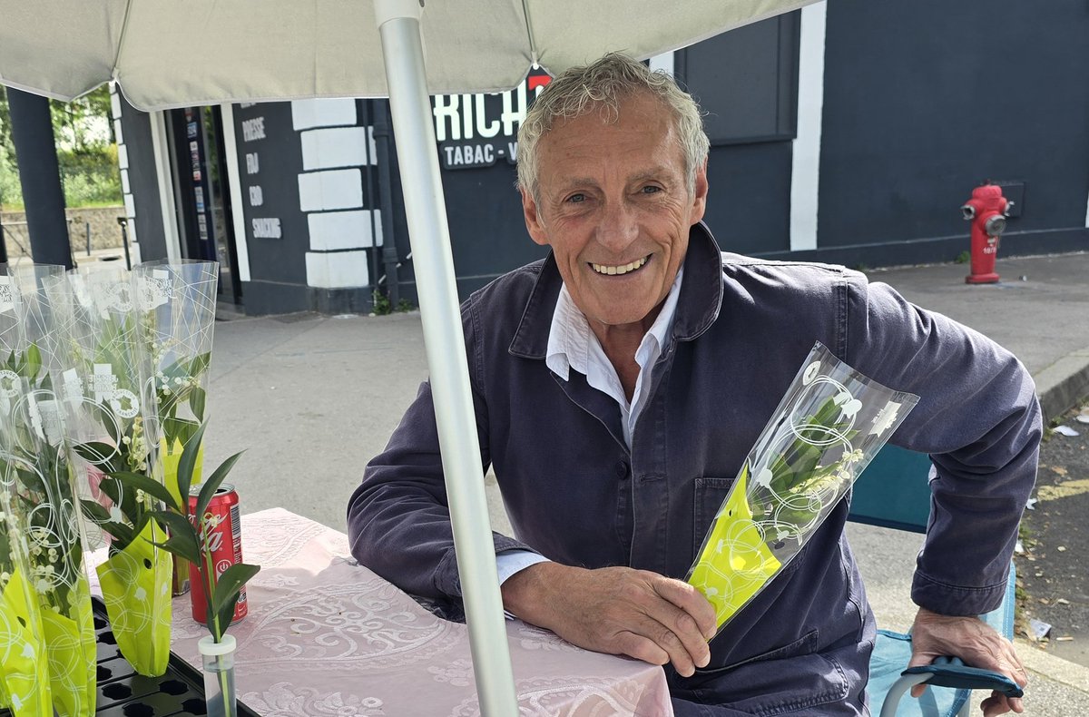 Phil_Saurel's tweet image. Du bord de la route, je vous souhaite un excellent 1er mai.
Que ce traditionnel brin de muguet et son parfum printemps vous apporte bonheur et réussite.
#Montpellier #Hérault #Occitanie
#UTILES #FO #MontpellierCitoyenne
@MidiCitoyens