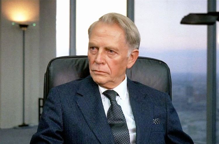 jonathancyfer's tweet image. Stephen Macht b 1942 was in Graveyard Shift (1990) Dan O'Herlihy b 1919 was in Robocop (1987) #Screenwriter John Meredyth Lucas (R) b 1919 Glenn Ford b 1916 was in #Superman the Movie (1978) #SciFi #birthdays #SciFiFri #popculture #sciencefiction #trivia #history