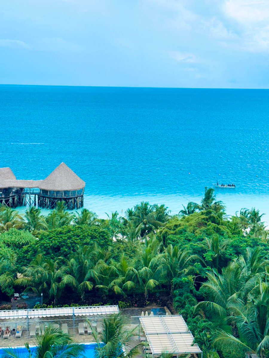 raythelioness's tweet image. A perfect escape of serenity, sunshine, and oceanside luxury 🌊✨

Hotel Riu Palace, Zanzibar 📍
Zazu Africa Safaris 🌍

#HotelRiuPalace #Zanzibar #Luxury #ZazuAfricaSafaris