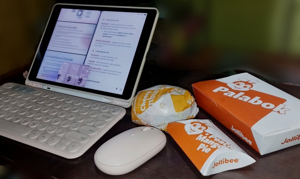 pinkbowcore's tweet photo. positive reinforcement #studytwtph https://t.co/FDEg4V9Dfd