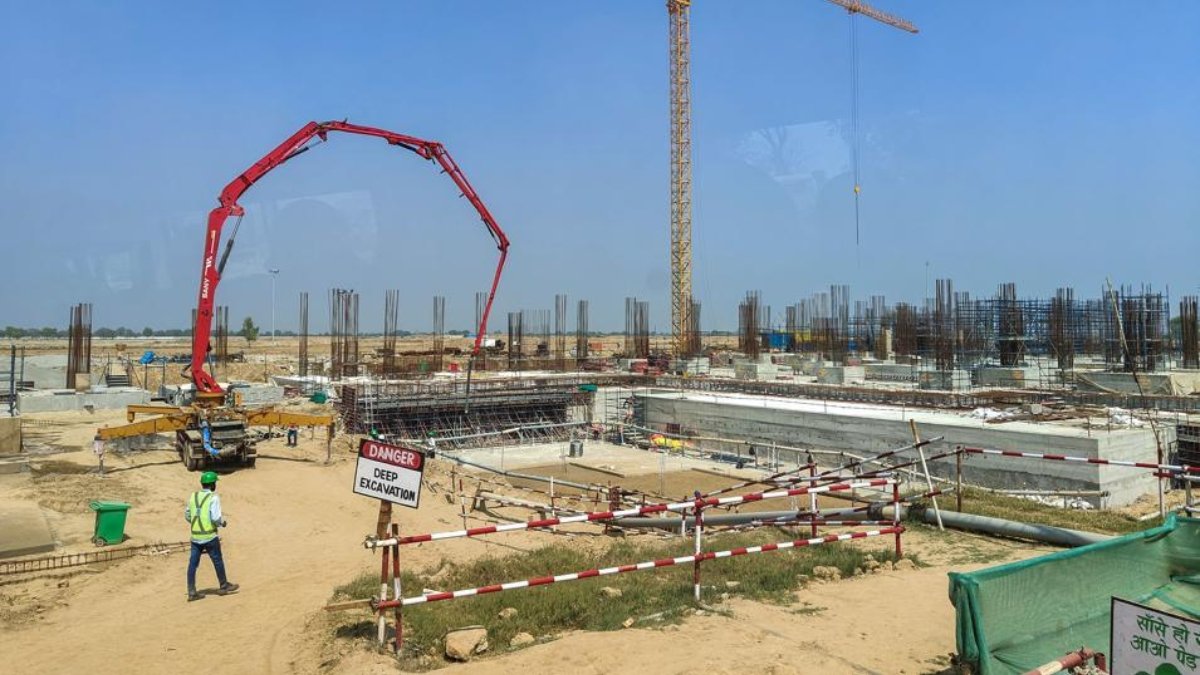 Grihik126837's tweet image. #AllahabadHighCourt Upholds Land Acquisition for Noida International Airport Expansion
Follow us on Whatsapp for instant update
whatsapp.com/channel/0029Vb…

Read the full news here👇🏻
news.grihik.com/infrastructure…

#AllahabadHC #NoidaAirport #LandAcquisition #Infrastructure #UP #grihik