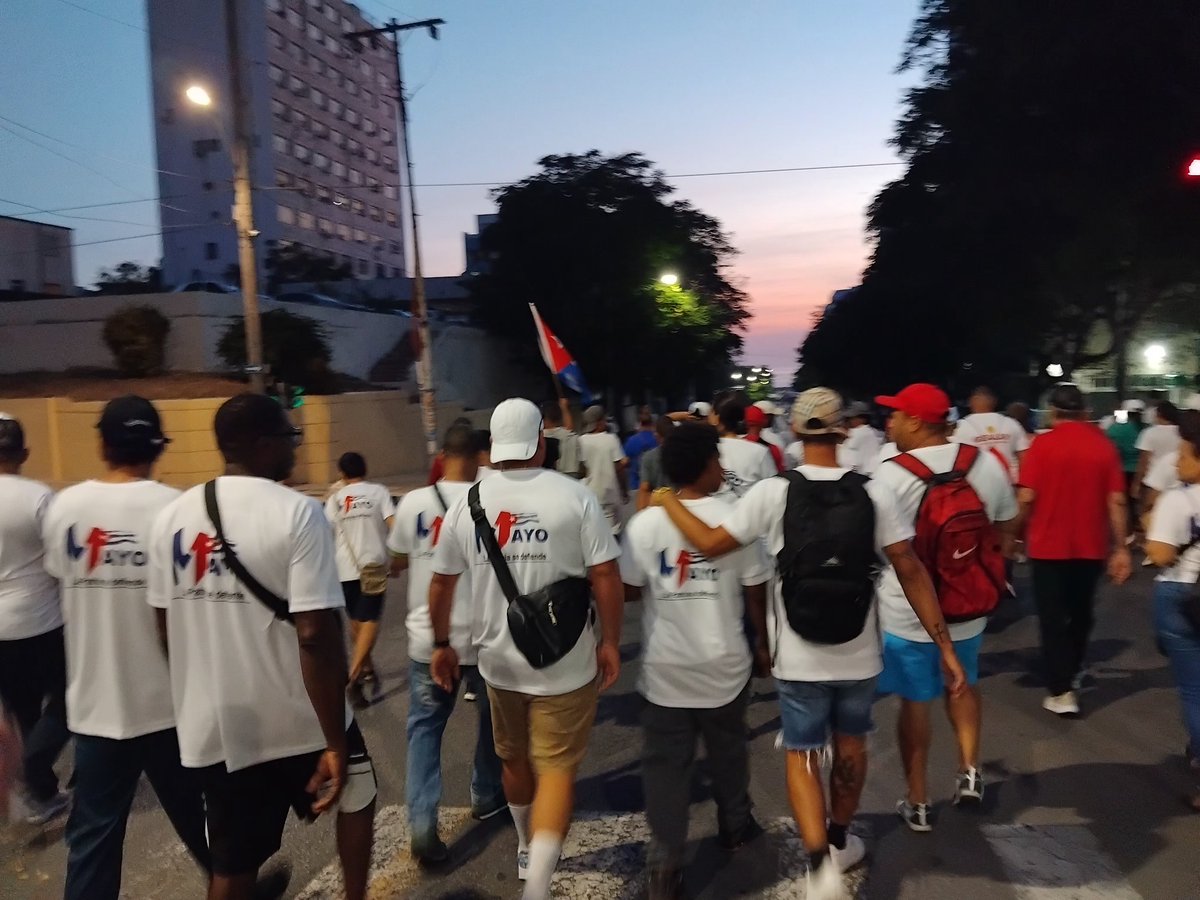 CristbalArredo3's tweet photo. Las calles son de los revolucionarios #Cuba #LaPatriaSeDefiende VIVA EL 1ro DE MAYO!!!
🇨🇺🇨🇺🇨🇺🇨🇺🇨🇺🇨🇺🇨🇺🇨🇺🇨🇺🇨🇺 https://t.co/EYM7DwSQ3f