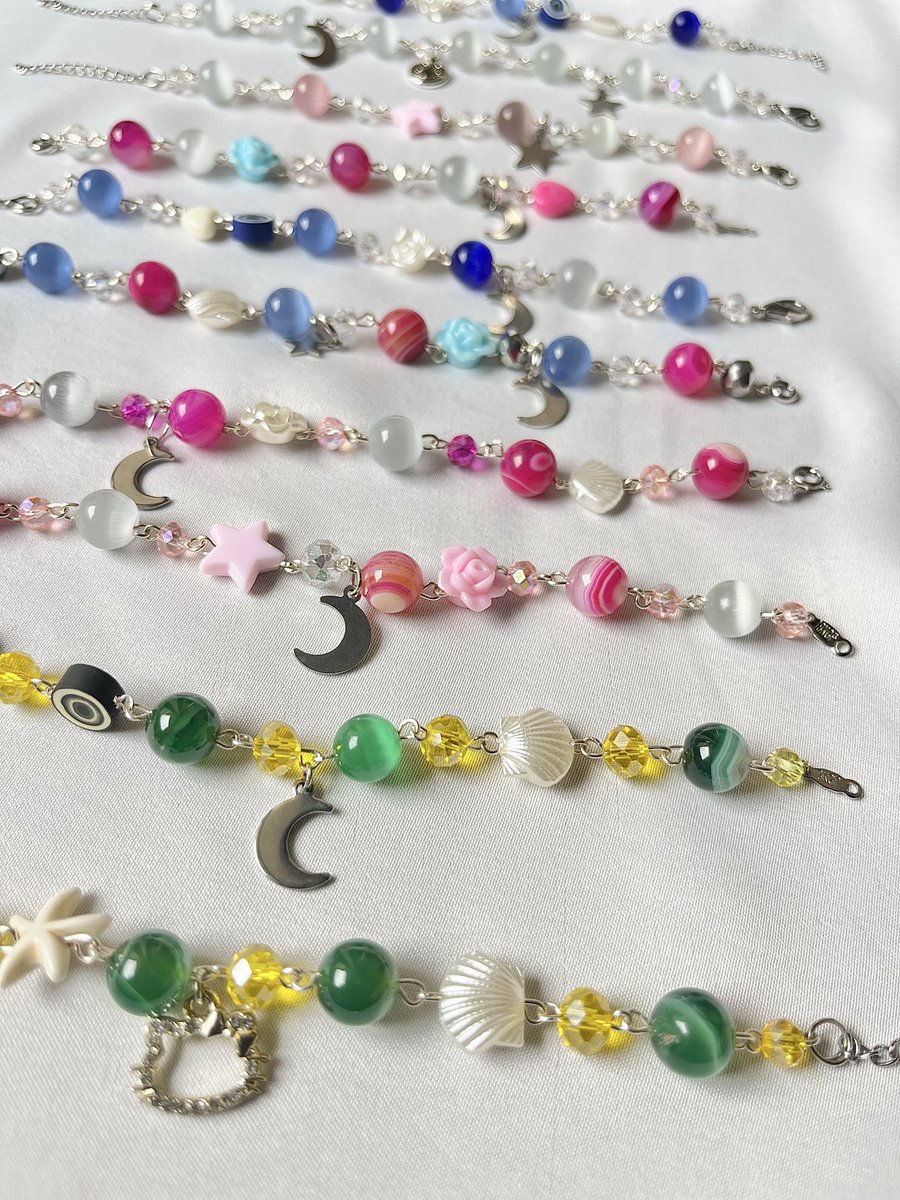 I made these bracelets!🙂‍↔️💗
🔖: 4,500-5,000 naira each.