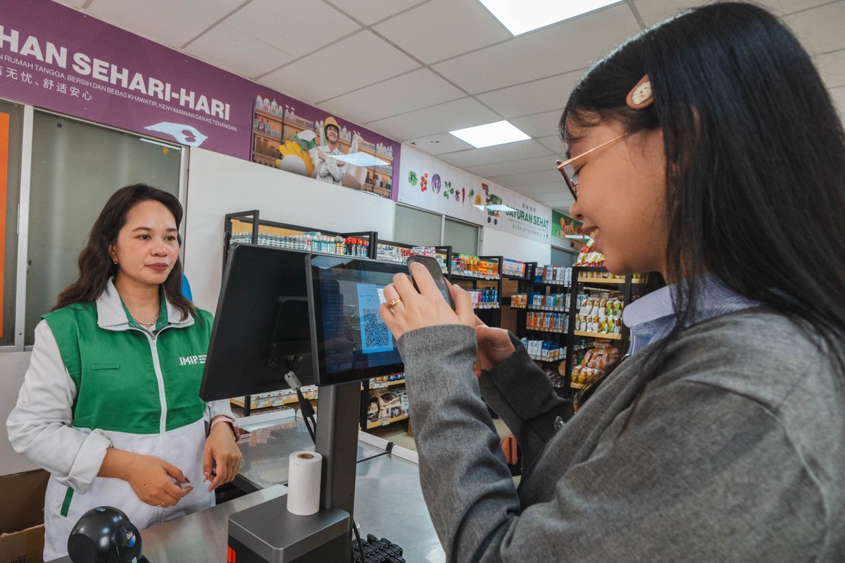 CCTVAsiaPacific's tweet image. #Indonesia and #China have launched cross-border QR interoperability, marking a significant milestone in deepening financial cooperation and accelerating digital payment integration between the two countries.

The initiative, introduced by Bank Indonesia on Thursday, enables