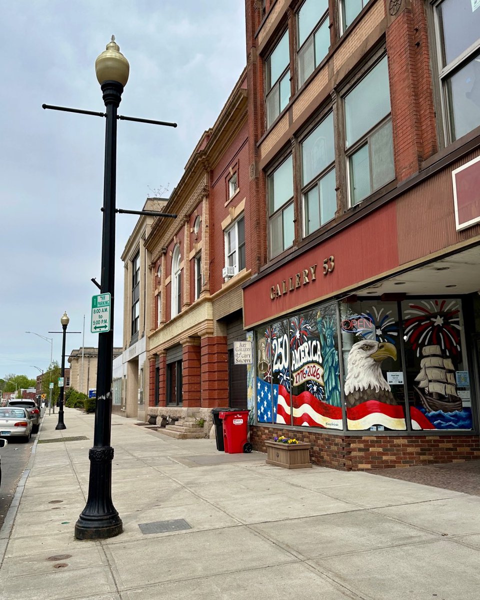 gallery53ct's tweet photo. Celebrating 250 years with a window mural! https://t.co/RLaoXvCVB2