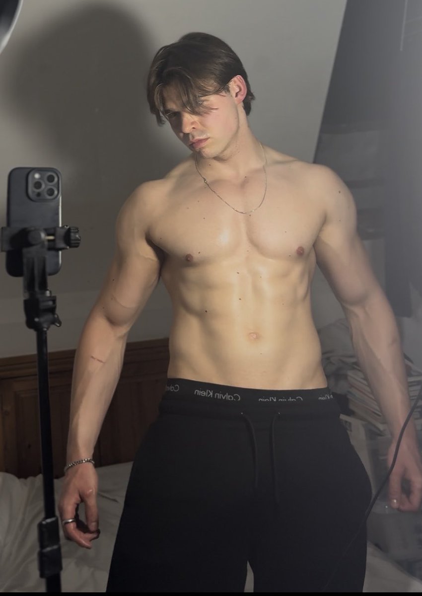 DMiller_gym's tweet image. #bodybuilding #bodybuilder #muscle #gymprogress #gymflex #muscleflex #aesthetics #gymaesthetics #