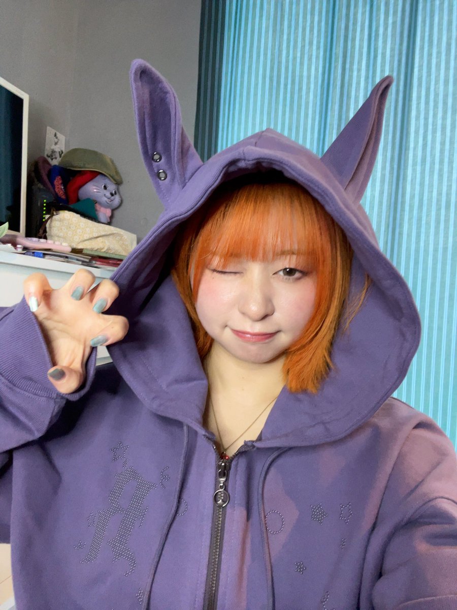 kanchiprincess_'s tweet photo. こちらに浮上するの久々〜⭐️
最近はトレードマーク(?)だった紫ロングヘアをやめて
オレンジヘアにどハマりしてるよ(👍🏻> ·̫ < )👍🏻🍊 https://t.co/afhRyVuO7H