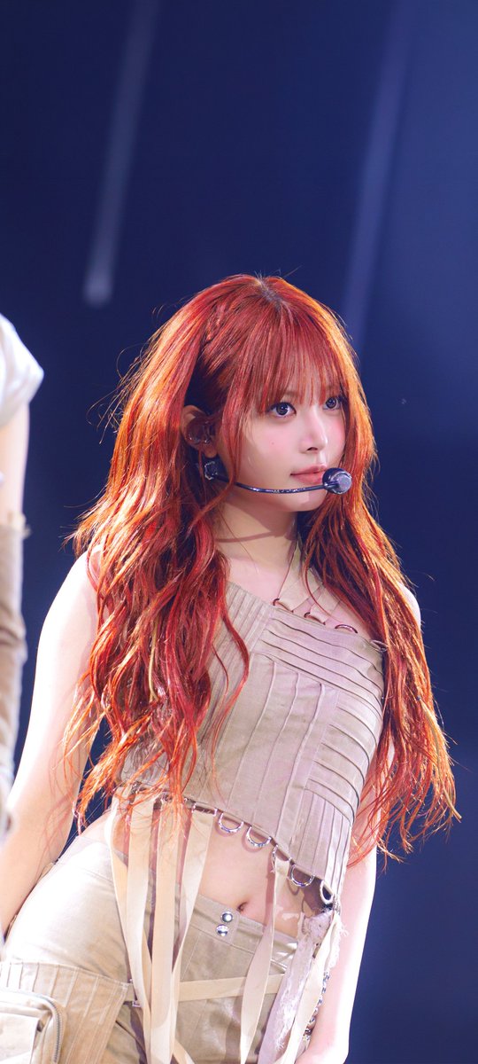 AKAone_'s tweet image. #홍은채 #Eunchae #LESSERAFIM #르세라핌 #배경화면 #Wallpaper #LockScreen
Eunchae 260501 SBS Inkigayo Wallpaper
