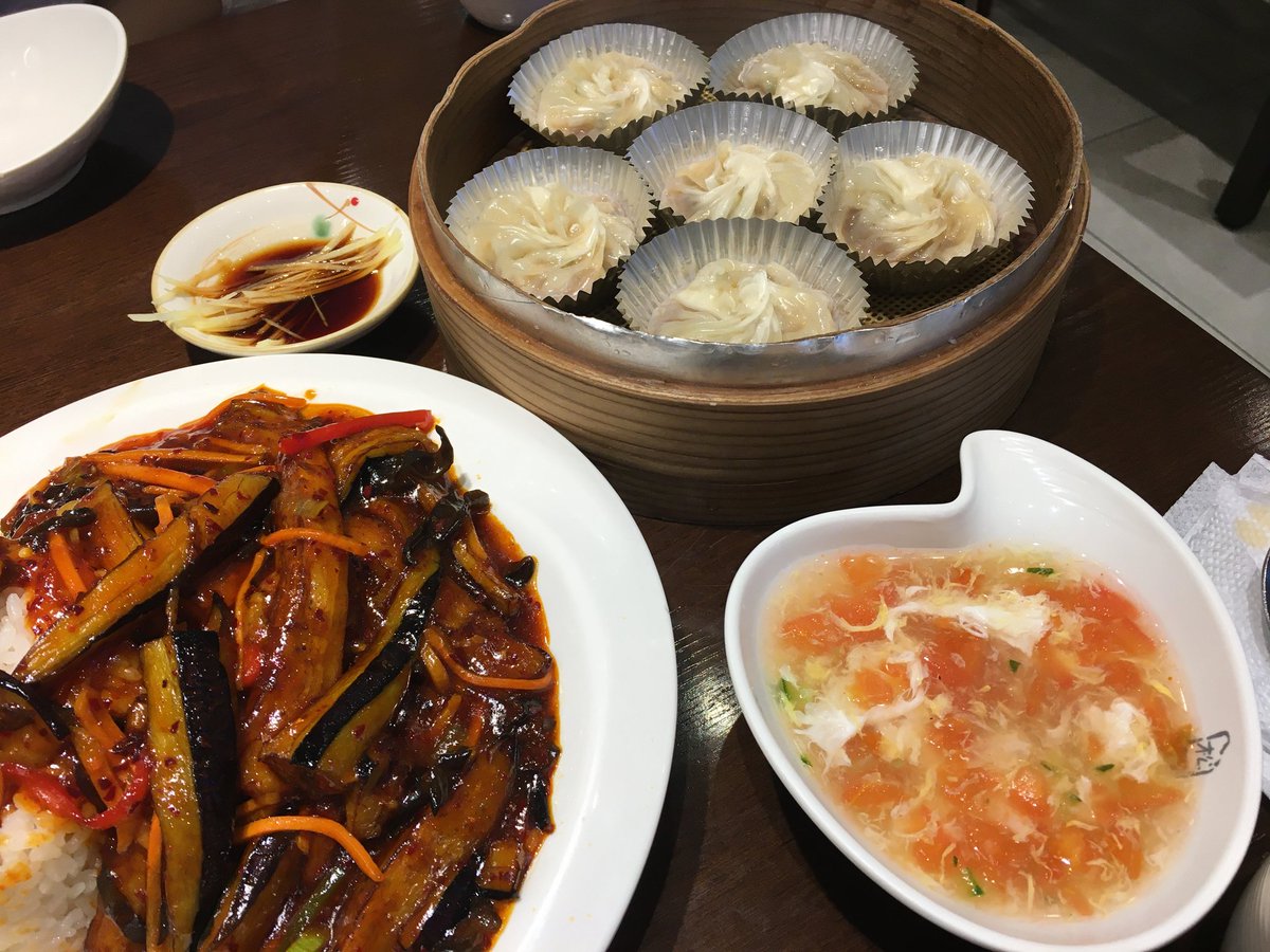 참조 tweet media