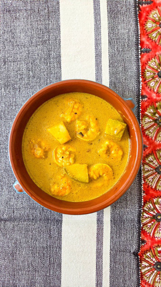 Goan Prawn Curry with Raw Mango
The flavour of ground coconut, coconut oil and the slight tang from raw mangoes wee bit of tamarind, uffff Need i say more. This some and hot rice all I need . It is so good with red matta rice iykyk