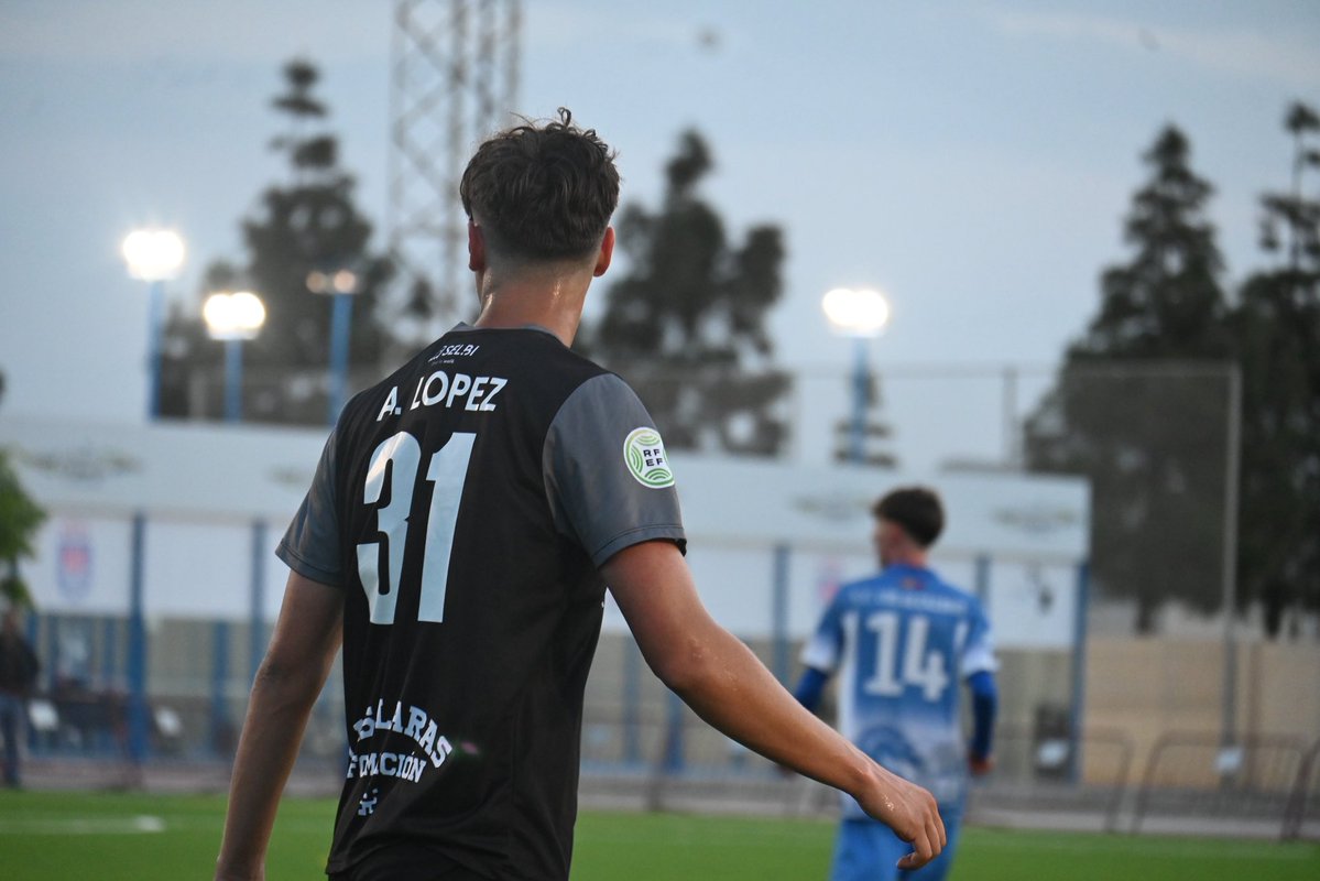 depmaritimo's tweet image. Imágenes de ayer 📸⚽

Tuvimos partido de entrenamiento junto a nuestro equipo juvenil @eflosalcazares 🔋💪🏼 

Seguimos trabajando hasta el el final ✨

#Fútbol #Entrenamiento #Juvenil #Equipo