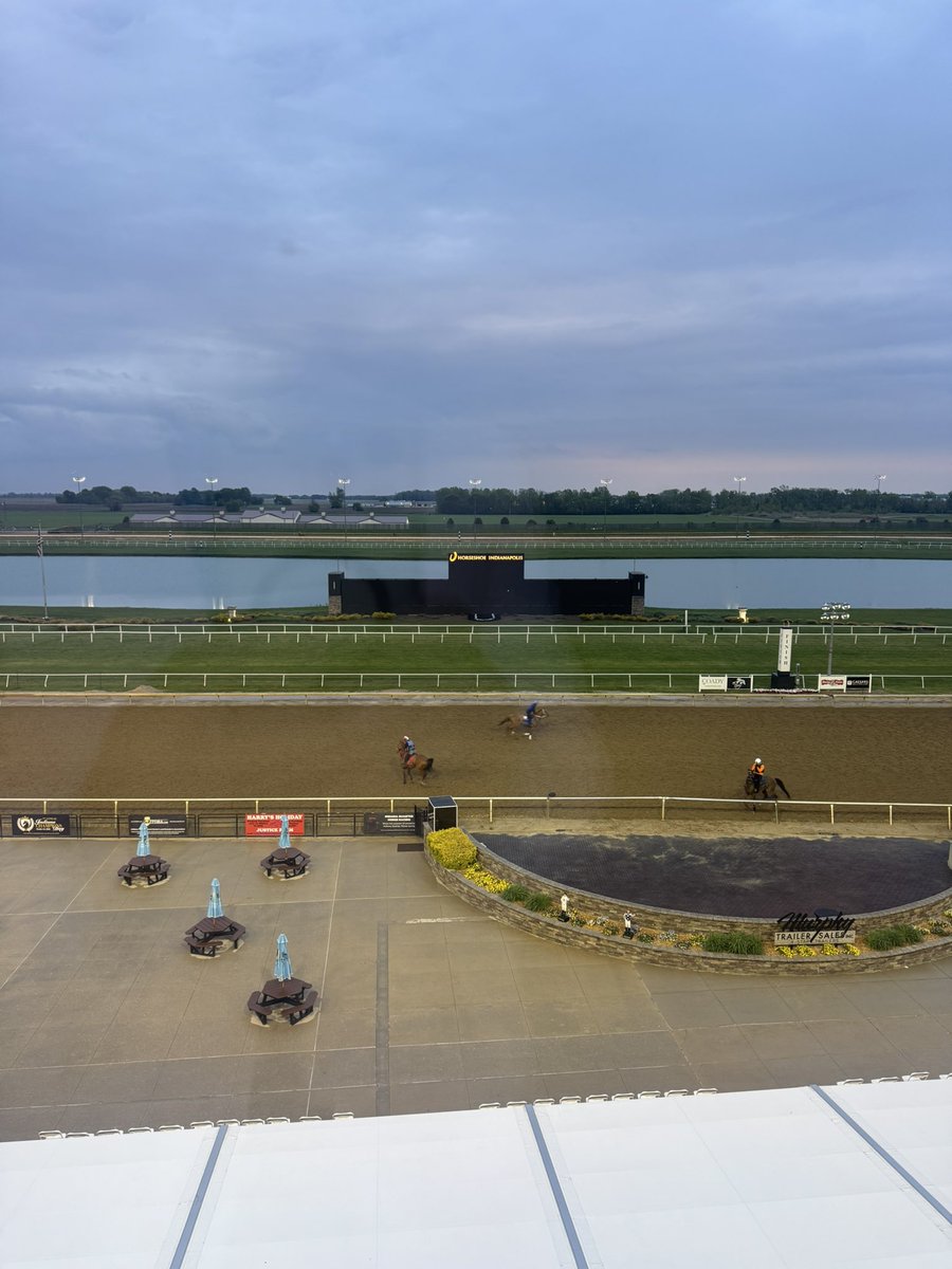 ericahalstrom's tweet photo. Some people would say that THIS is the place to be for racing today and tomorrow @HSIndyRacing @MrBAnalyst @JohnGDooley @RacingRachelM @HSIndyTammy @kjhalstrom https://t.co/DJUJSVbmuJ