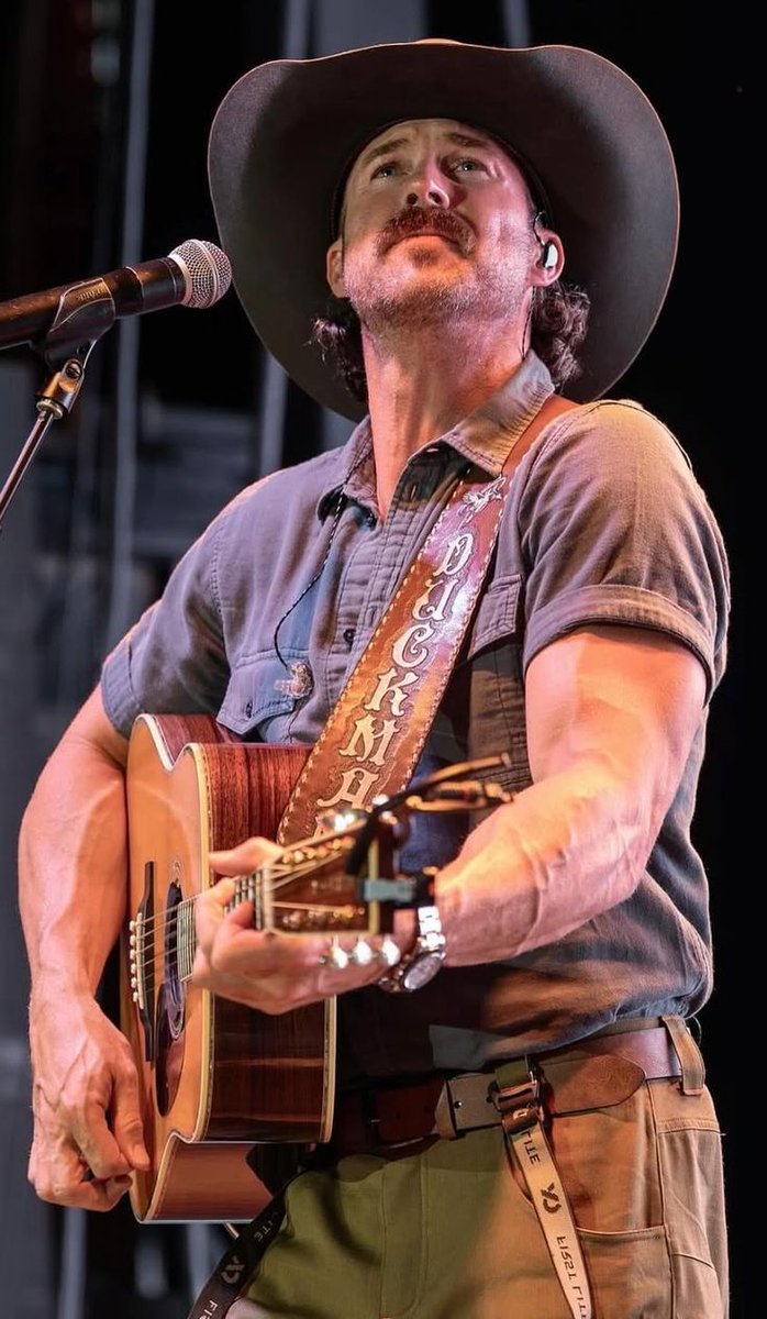 riley_green90's tweet photo. Happy new month fan 🥳... I love y'all see you all in Moody Center (iHeartCountry Festival) Austin in May 2nd ...  Let's go and rock 😀🎸 #trending #concert #rileygreen https://t.co/EzTRkRTYEm