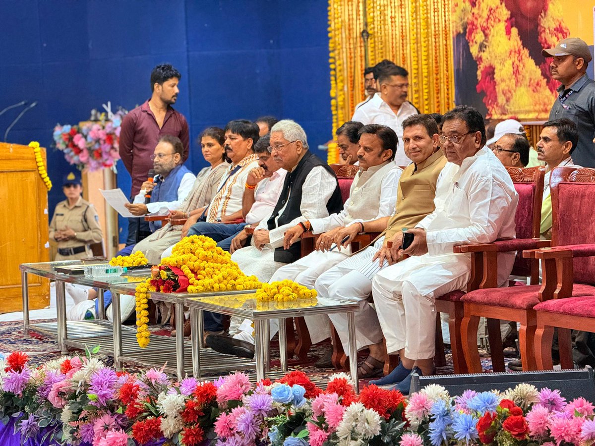JituP_office's tweet photo. आज अंतर्राष्ट्रीय मजदूर दिवस के अवसर पर मध्य प्रदेश कांग्रेस के माननीय प्रदेश अध्यक्ष जीतू पटवारी जी, मध्य प्रदेश श्रमजीवी पत्रकार संघ द्वारा पत्रकार सुरक्षा कानून लागू करने की मांग को लेकर निकाली गई विशाल रैली एवं भव्य सभा में शामिल हुए। https://t.co/qXz4cjWCe7