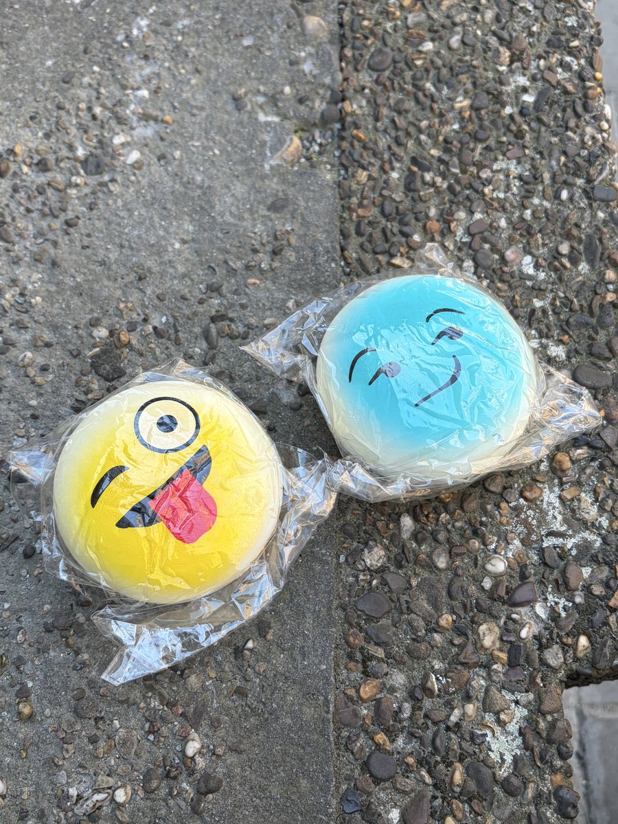 katsurada11's tweet image. squishy 😜😏 #fun
