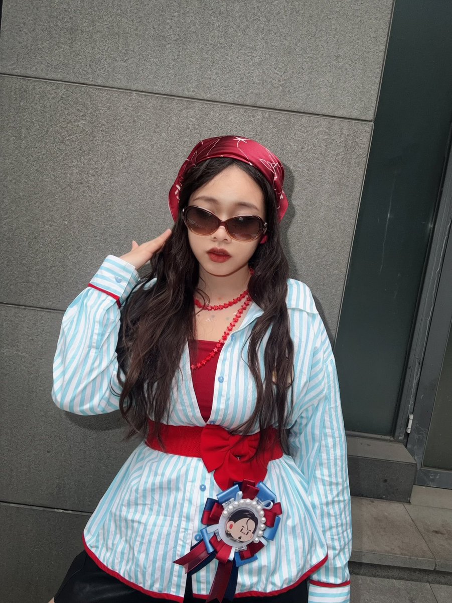 MoLee呢喃Ninanนก tweet media