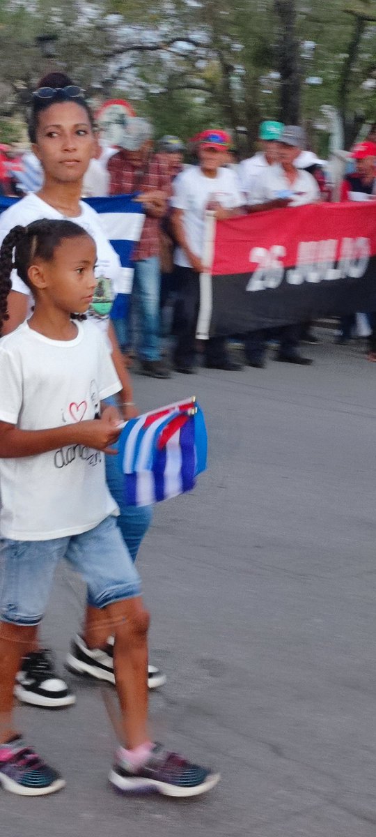 JessicaPadronR2's tweet photo. #LaPatriaSeDefiende desde la  #IslaDeLaJuventud estamos en #PrimeroDeMayo 🇨🇺🇨🇺🇨🇺
@RadioCaribeIsla @DiazCanelB @rlicea_mojena https://t.co/5Ve33Ixpi7