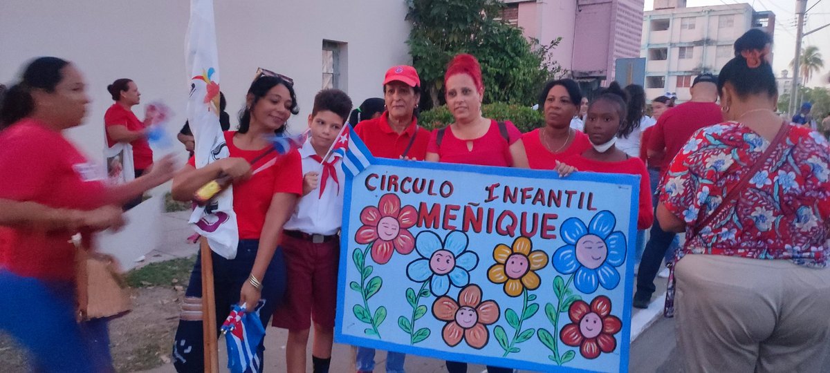JessicaPadronR2's tweet photo. #LaPatriaSeDefiende desde la  #IslaDeLaJuventud estamos en #PrimeroDeMayo 🇨🇺🇨🇺🇨🇺
@RadioCaribeIsla @DiazCanelB @rlicea_mojena https://t.co/5Ve33Ixpi7
