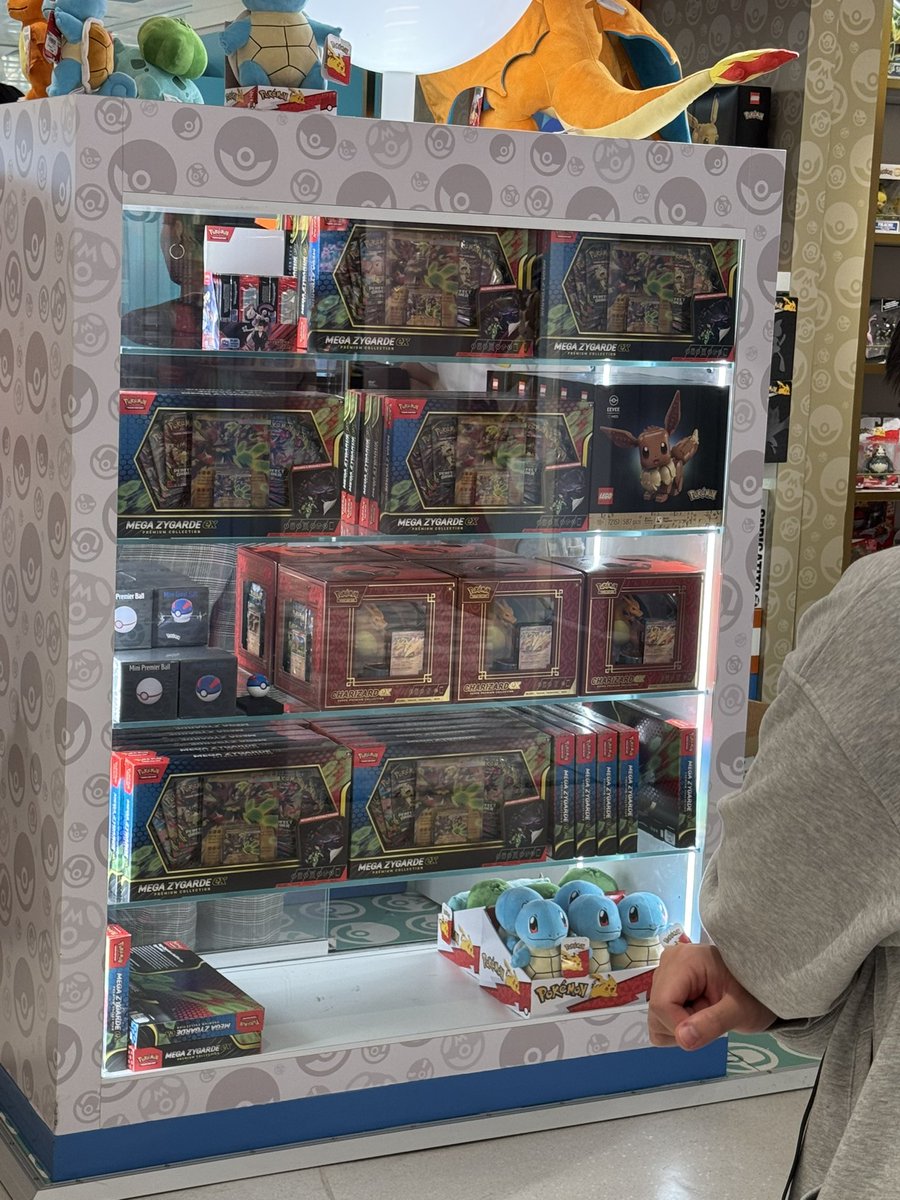 KieranSF_'s tweet photo. @pokemondealsuk loads of stock at selfridges! Including DR https://t.co/cvKpFghLdk