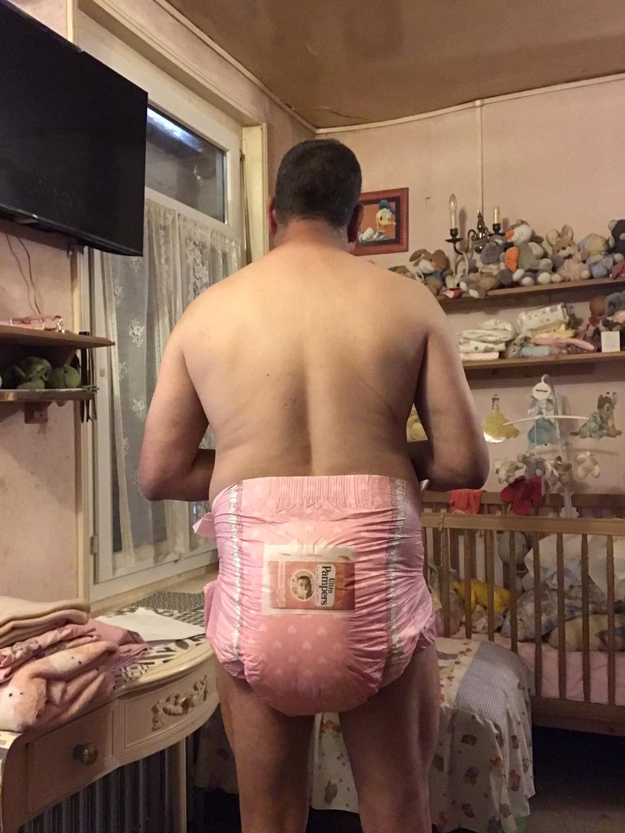 Ready to go to my workshop and the garden - Pret pour aller a mon atelier et au jardin 

#abdl #diaperbaby #diaperboy #babyboy #exposure #reblog #reblogue