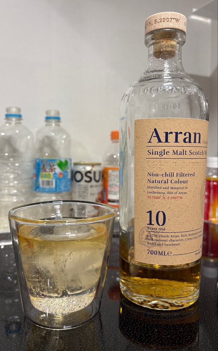 Northern_East's tweet image. 今日のお供②
#アラン　10年
久々の　#濃いめフロートハイボール
もうそろそろなくなってしまう😭
ココナッツとレモンとナッツ、美味しい！
#ウイスキー
#晩酌