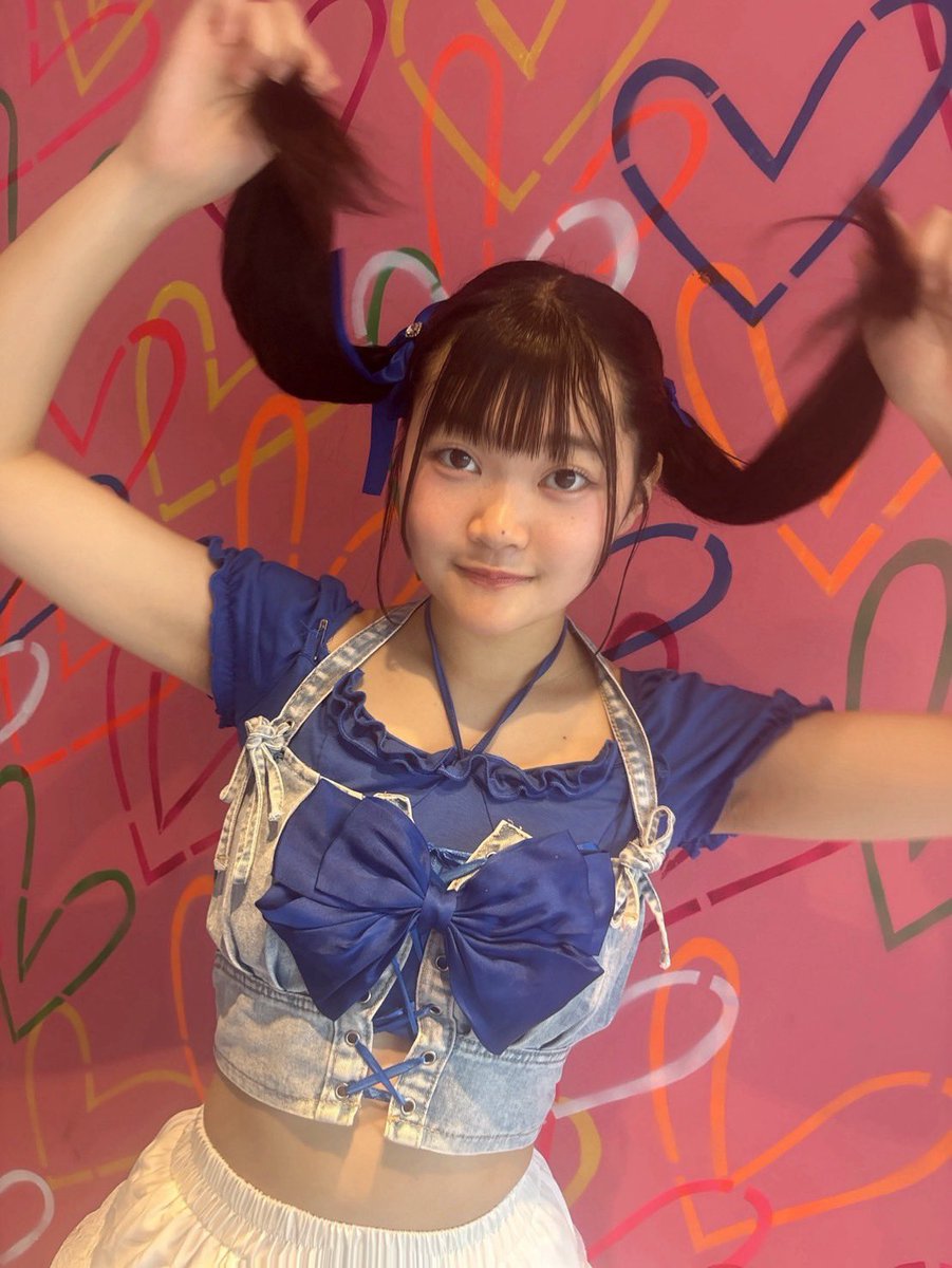 １週間おつこと！💙
昨日で4月も終わりで今日から5月のはじまり〜！🗓
てことで去年の5月琴さんどーぞ♡笑笑

今年の5月は去年よりもっとかわいくなれるようにがんばるぞ❤️‍🔥
これモチベーションになるから毎月やろうかなー？💭

 #はいうぃろう。  #安南琴  #アイドル  #5月もよろしくね 💙