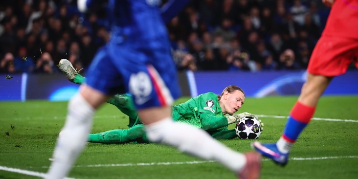 CanalSupporters's tweet photo. 🗣️ Luis Enrique : "Un risque de titulariser Safonov avec la blessure de Chevalier ? Je ne veux donner aucune information à Lorient ou au Bayern Munich ! [...] C'est un peu un Tetris, il faut gagner les 3 points et bien récupérer pour le match le plus important de la saison contre le Bayern !"