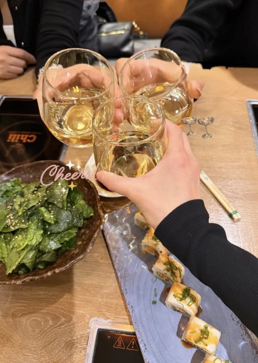 elin_khi's tweet photo. Баасан ахын bday 🥂 https://t.co/x7q1IIWEDh