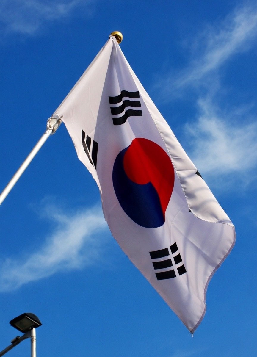 RTB_io's tweet image. ICYMI: A South Korean court lifts Bithumb’s six-month business suspension, giving the exchange a major reprieve. #Korea #Bithumb #Crypto