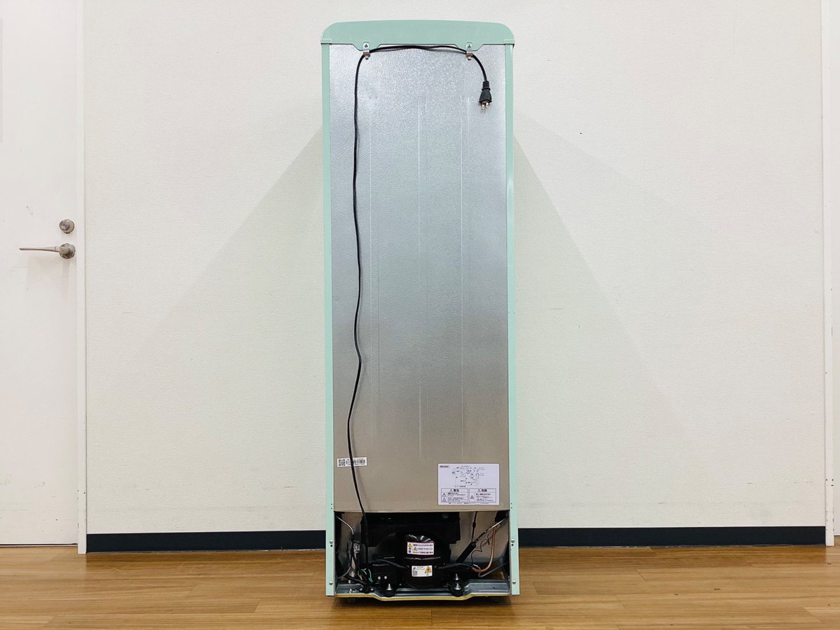 trefac_market's tweet photo. 【IRIS OHYAMA/アイリスオーヤマ】レトロでおしゃれな2ドア冷蔵庫130L・2024年製が入荷しました！
https://t.co/Xwe3BUQJOc

#キッチン家電 #冷蔵庫 #2ドア冷蔵庫 #オーヤマ #トレファクマーケット久喜店 https://t.co/x6W2V6M9VU